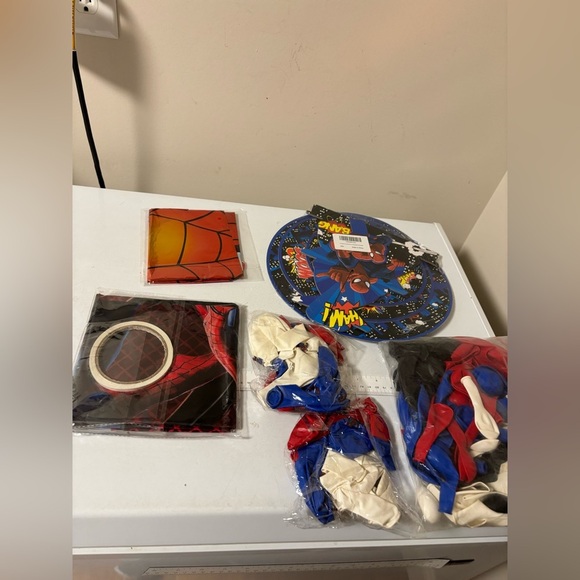 Three tier cupcake holder Superman and supplies - Picture 1 of 6